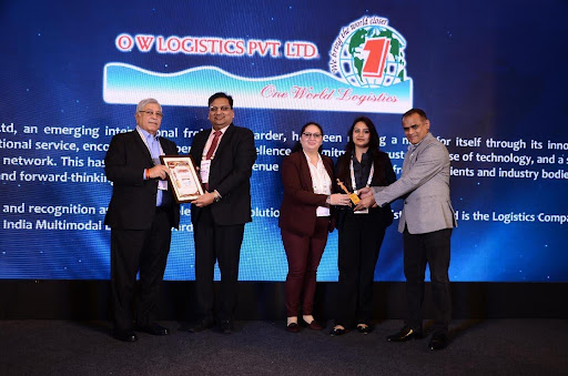 OW receiving Logistics Company of the Year Award 2025
